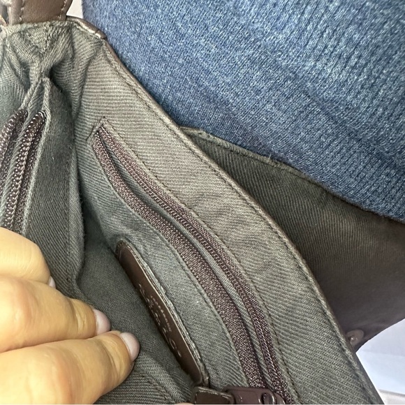 Relic Cross Body Bag Soft Faux Leather Purse Dark Brown Multiple Compartments - Picture 8 of 14